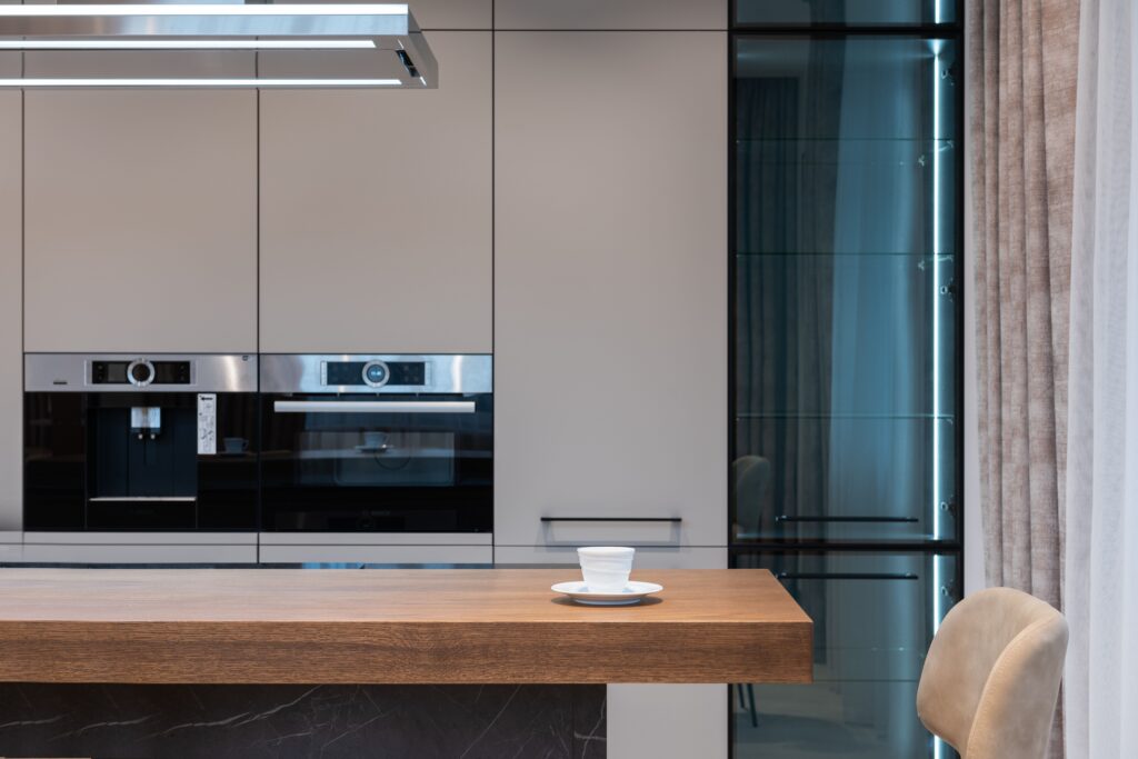 Home pexels artbovich 6186828